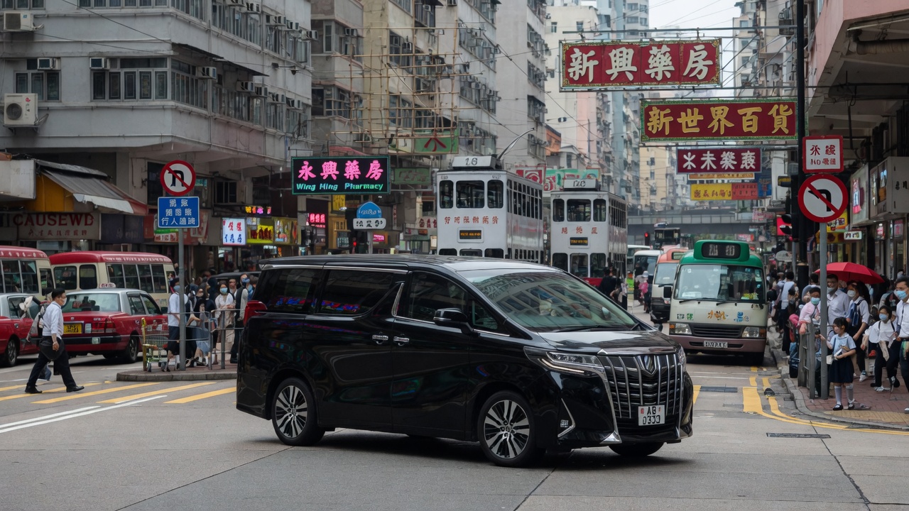 環島旅遊 — Toyota Alphard 跨境高速專車行駛